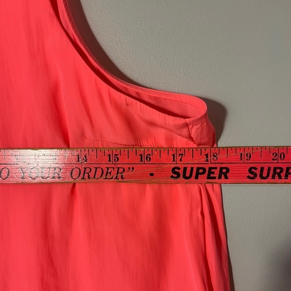 🏷️ 2/$20 Elizabeth and James Drapey High Neck Neon Pink Tank - Picture 8 of 8
